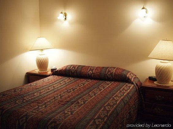 Whale'S Tail Guest Suites Ucluelet Szoba fotó