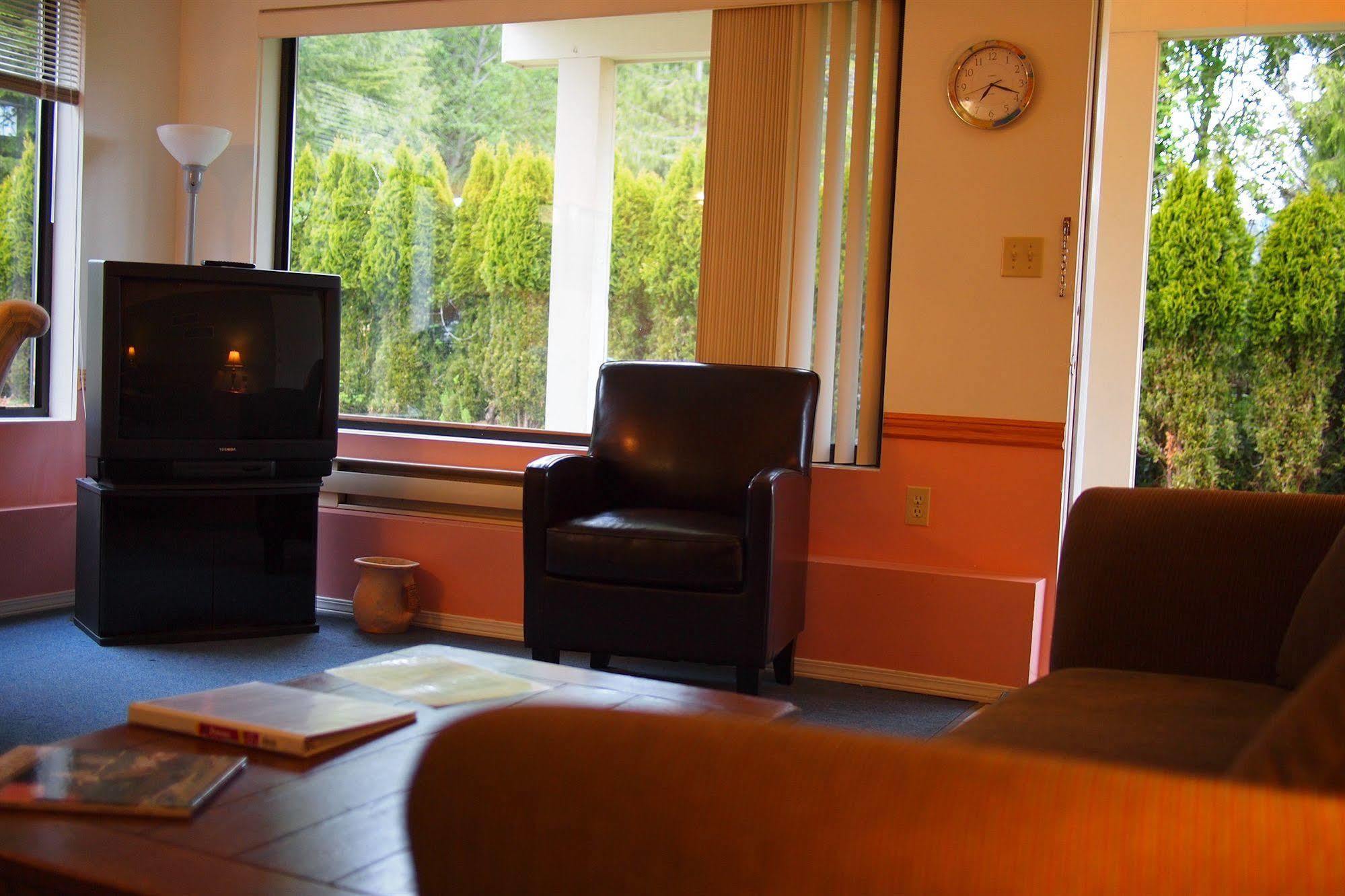 Whale'S Tail Guest Suites Ucluelet Kültér fotó